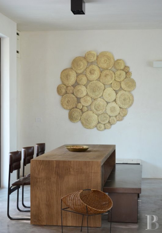 En Italie du sud, dans les Pouilles, ouverte à la villégiature, la Casa di Monti entre deux mers  et un  océan d'oliviers millénaires - photo  n°6