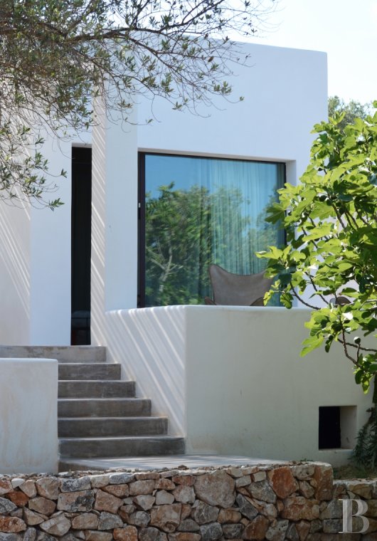 En Italie du sud, dans les Pouilles, ouverte à la villégiature, la Casa di Monti entre deux mers  et un  océan d'oliviers millénaires - photo  n°23