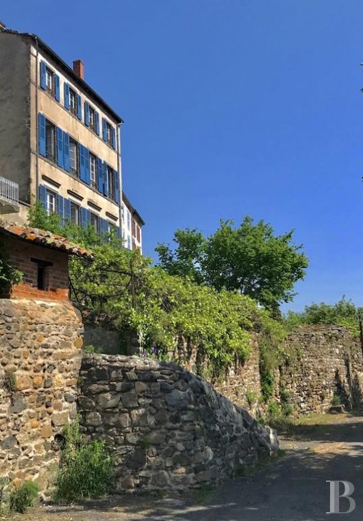 En Haute-Loire, une maison de village surplombant les gorges de l’Allier - photo  n°3