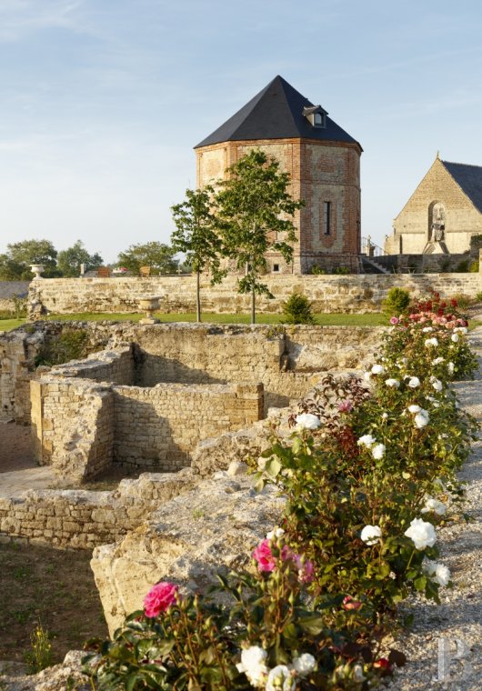 Dans le Cotentin, entre Saint-Lô et Cherbourg, un ancien domaine du 17e siècle à proximité des plages du débarquement - photo  n°6