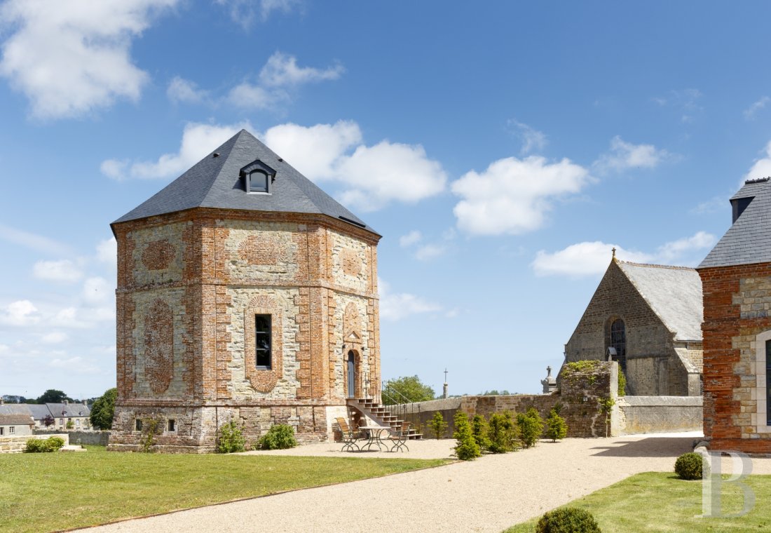 Dans le Cotentin, entre Saint-Lô et Cherbourg, un ancien domaine du 17e siècle à proximité des plages du débarquement - photo  n°3
