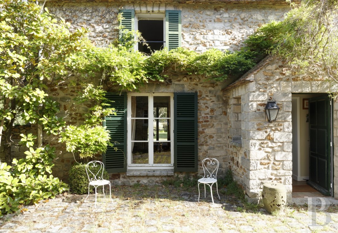 En Gâtinais, non loin de Paris, une maison de village blottie contre son grand jardin - photo  n°4