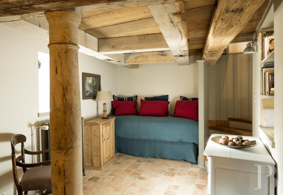 À Courances, en Gâtinais,  les anciennes dépendances du château tranformées en gîtes - photo  n°19