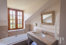 Au nord du département du Lot, un château en belvédère sur la vallée de la Dordogne - photo  n°12