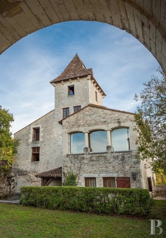Au nord du département du Lot, un château en belvédère sur la vallée de la Dordogne - photo  n°13