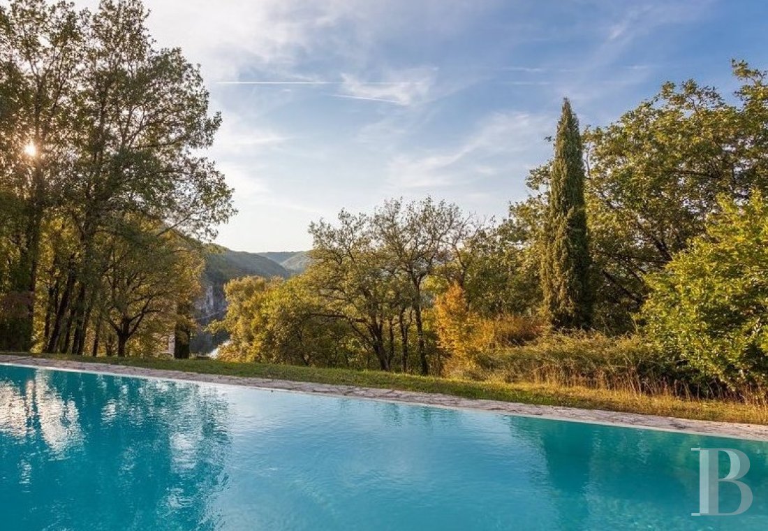 Au nord du département du Lot, un château en belvédère sur la vallée de la Dordogne - photo  n°14
