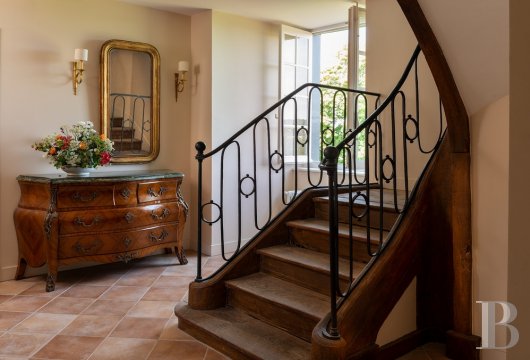 Dans l’Orne,  un majestueux château classique du 18e siècle et son ancienne maison de chef de culture  au milieu de ses terres - photo  n°32