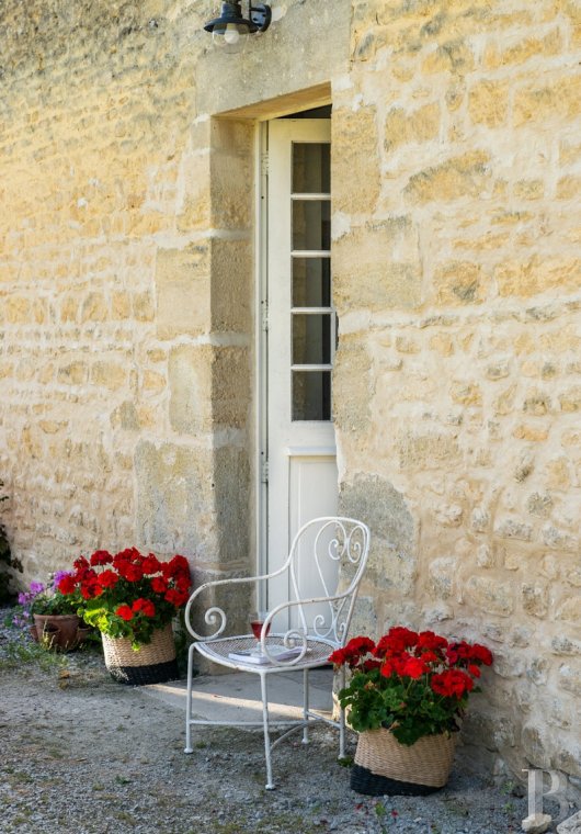 Dans l’Orne,  un majestueux château classique du 18e siècle et son ancienne maison de chef de culture  au milieu de ses terres - photo  n°34