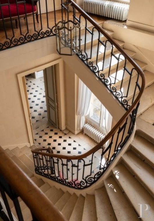 Dans l’Orne,  un majestueux château classique du 18e siècle et son ancienne maison de chef de culture  au milieu de ses terres - photo  n°20