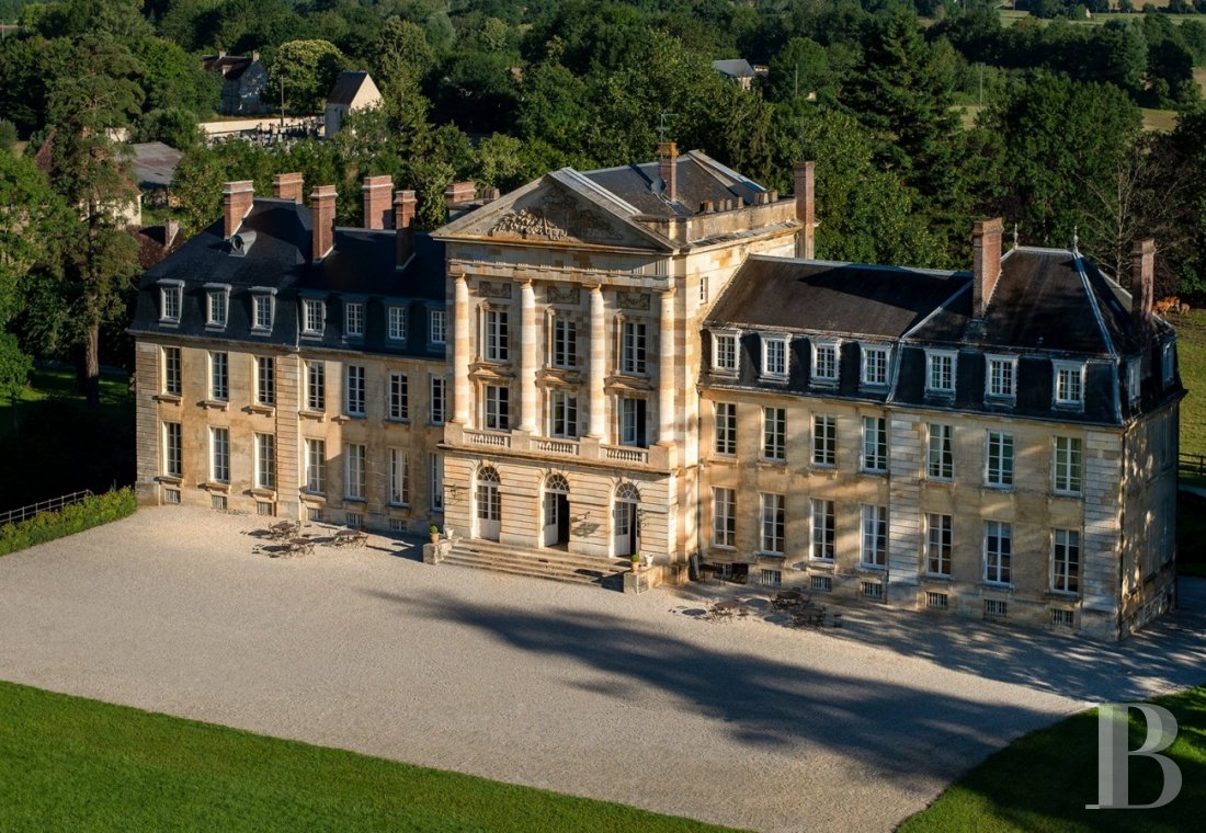 Dans l’Orne,  un majestueux château classique du 18e siècle et son ancienne maison de chef de culture  au milieu de ses terres - photo  n°52