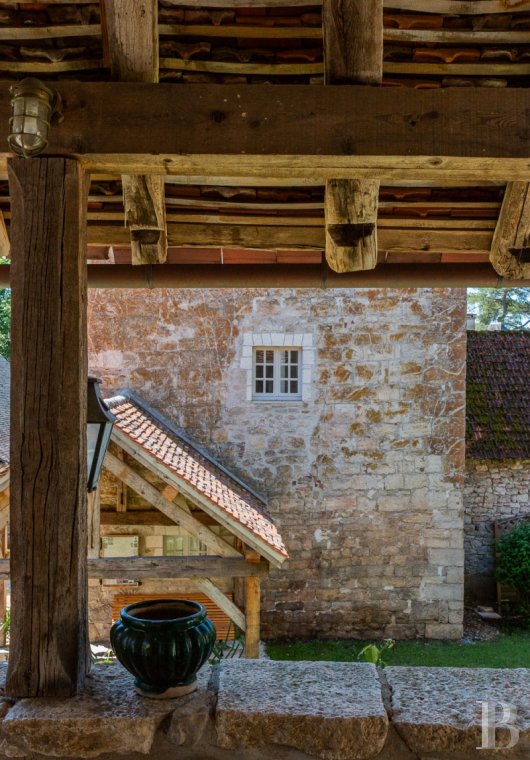 Au cœur du Haut-Quercy, dans la vallée de la Dordogne, une demeure fortifiée et ses nombreux gîtes - photo  n°6