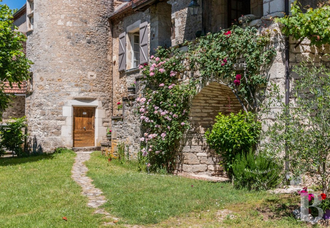 Au cœur du Haut-Quercy, dans la vallée de la Dordogne, une demeure fortifiée et ses nombreux gîtes - photo  n°9