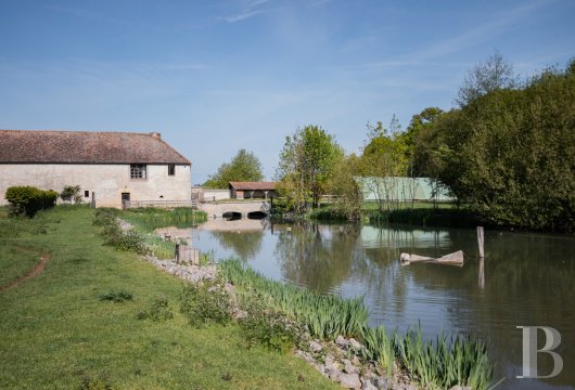 Dans le Calvados, au sud-est de Caen,  un château classique du 18e siècle tout en couleurs - photo  n°32