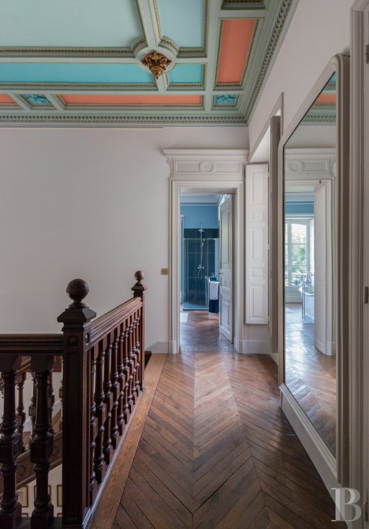 Dans le Calvados, au sud-est de Caen,  un château classique du 18e siècle tout en couleurs - photo  n°14