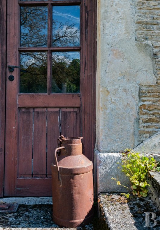Dans le Calvados, au sud-est de Caen,  un château classique du 18e siècle tout en couleurs - photo  n°31