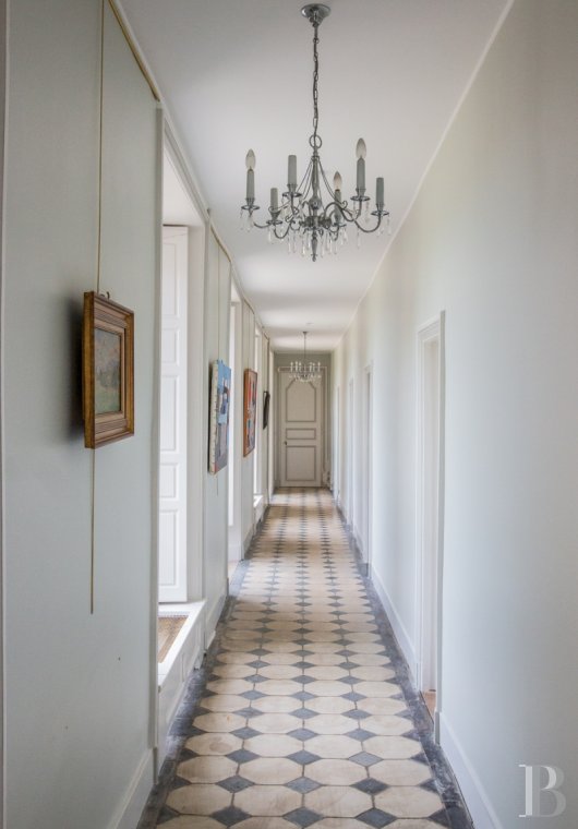 Dans le Calvados, au sud-est de Caen,  un château classique du 18e siècle tout en couleurs - photo  n°18
