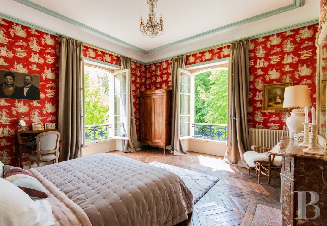 Dans le Calvados, au sud-est de Caen,  un château classique du 18e siècle tout en couleurs - photo  n°16