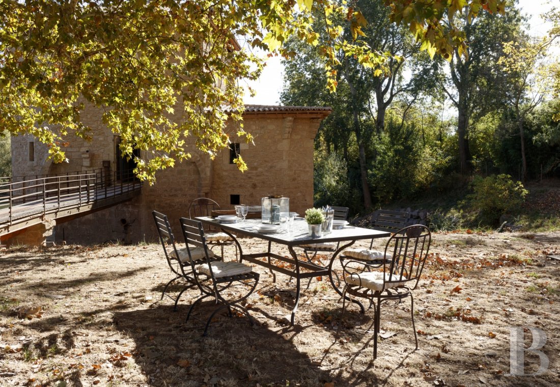 Au bord de l’Hérault, entre Montpellier et Béziers, un ancien moulin fortifié transformé en paisible maison de villégiature - photo  n°24