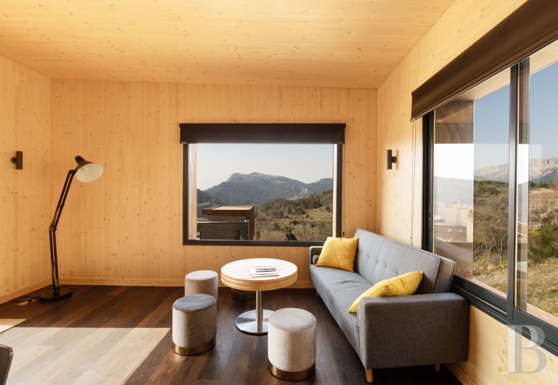 En Drôme provençale, au milieu des montagnes, un hameau du 18e siècle à l'esprit contemporain - photo  n°20