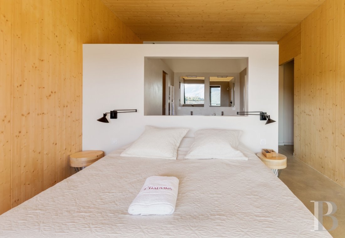 En Drôme provençale, au milieu des montagnes, un hameau du 18e siècle à l'esprit contemporain - photo  n°19