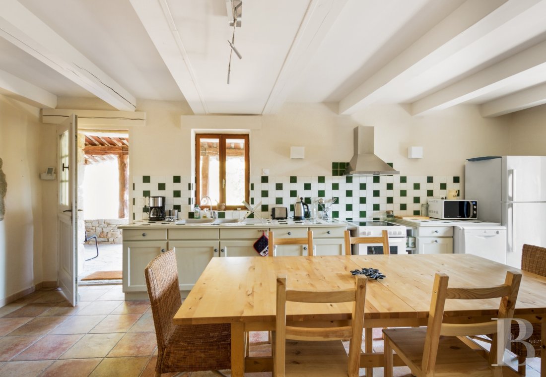 En Drôme provençale, au milieu des montagnes, un hameau du 18e siècle à l'esprit contemporain - photo  n°15