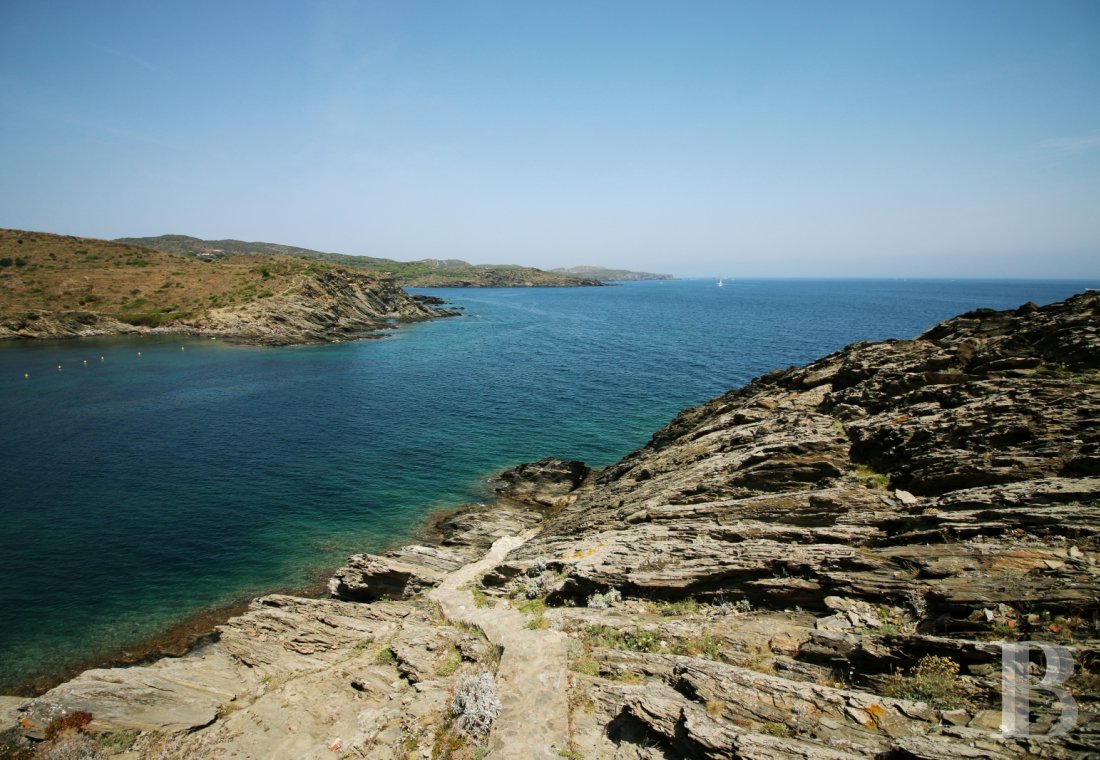 À Cadaques, dans le Parc naturel de Cap de Creus, une impressionnante maison de Peter Harnden, architecte des années 60 - photo  n°33