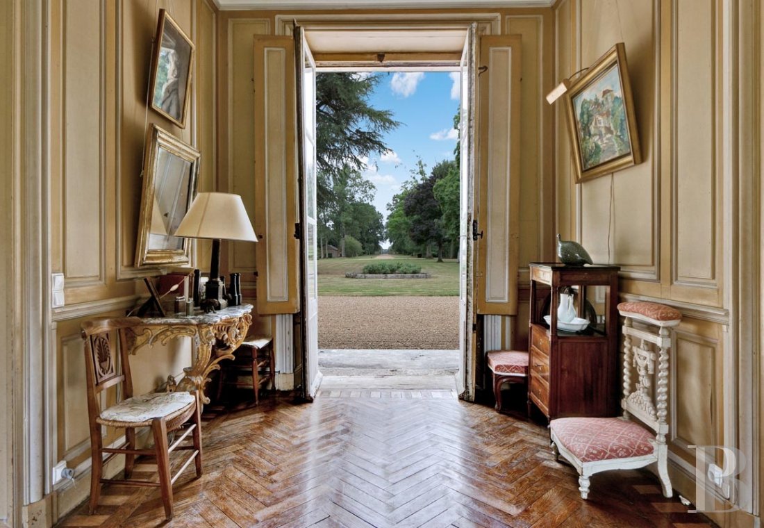 Au nord de Châteaudun, en Eure-et-Loir,  un château dans son parc à l’anglaise et ses vastes bois - photo  n°4