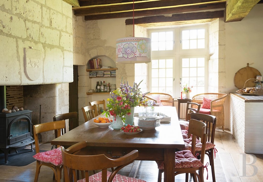En Dordogne, au nord-ouest de Périgueux,  un manoir niché au creux des collines - photo  n°4