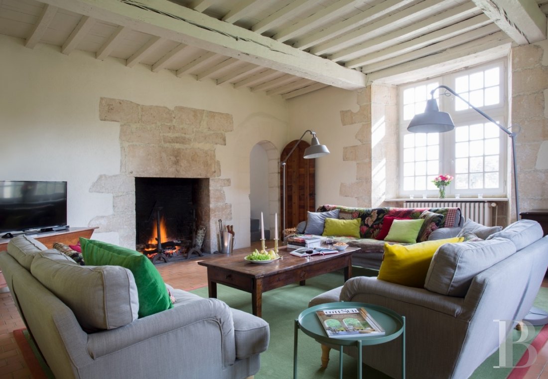 En Dordogne, au nord-ouest de Périgueux,  un manoir niché au creux des collines - photo  n°7