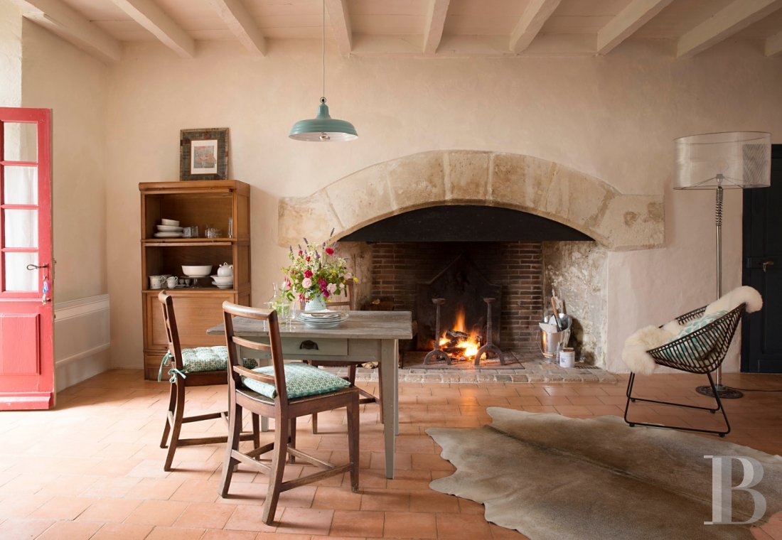 En Dordogne, au nord-ouest de Périgueux,  un manoir niché au creux des collines - photo  n°25