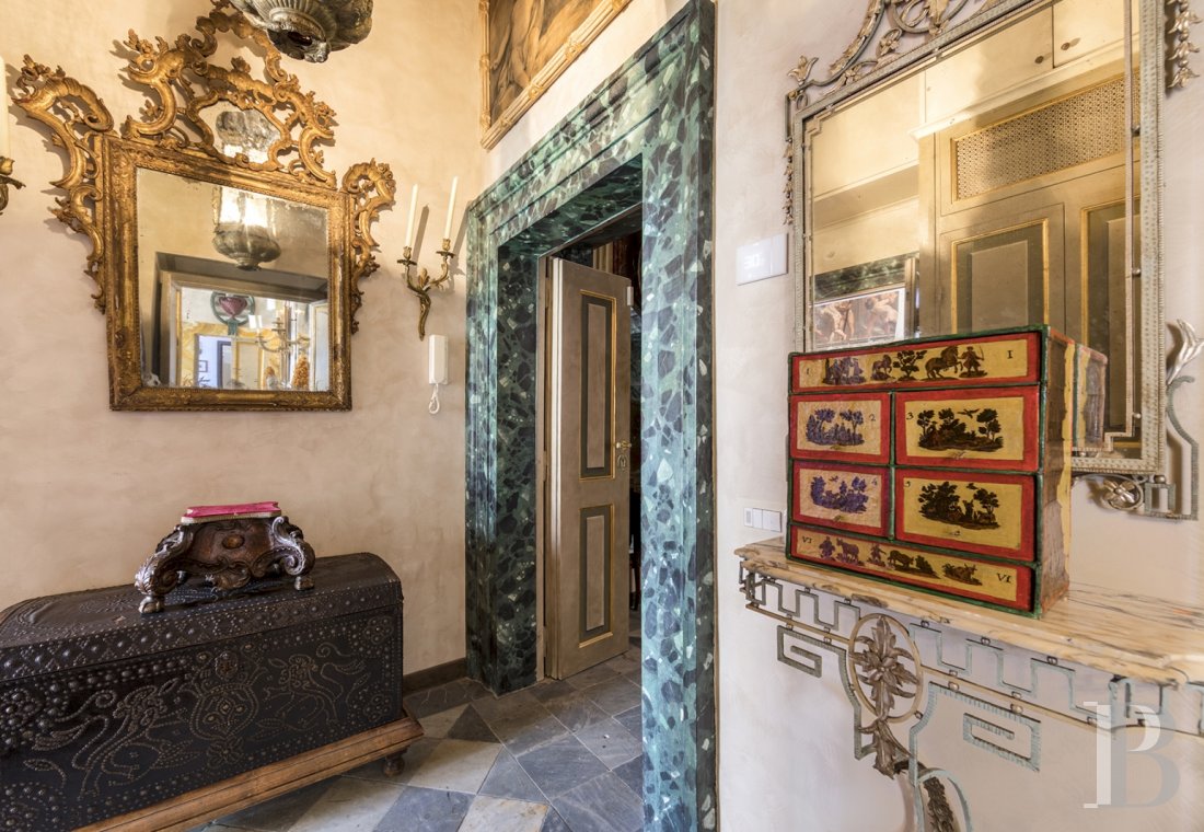 À Rome, tout près de la place Navone,  un appartement dans un palazzo du 16e siècle - photo  n°4