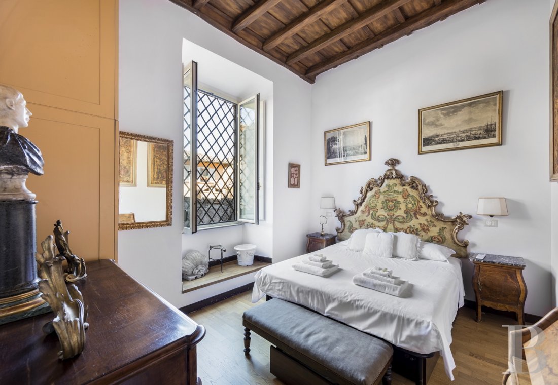 À Rome, tout près de la place Navone,  un appartement dans un palazzo du 16e siècle - photo  n°16