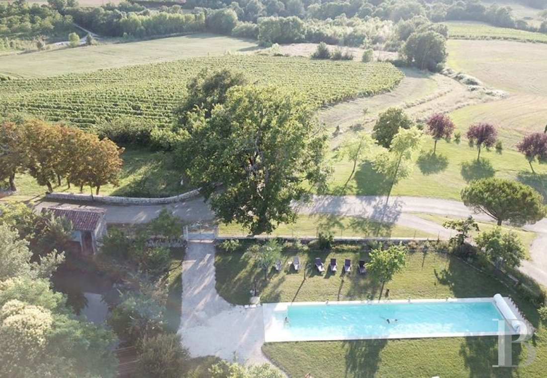 En pleine campagne gersoise, un ancien château de village du 12e siècle  - photo  n°27