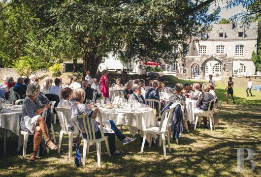 Dans le Finistère, à proximité immédiate de Quimper, un manoir du 16e siècle ouvert à la créativité - photo  n°1