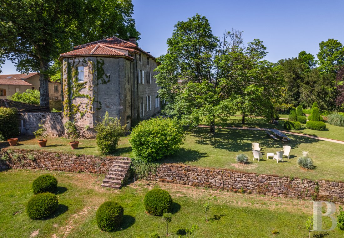 En Haute-Vienne, au nord-ouest de Limoges, une vaste maison du 18e réinventée par un chef étoilé - photo  n°4