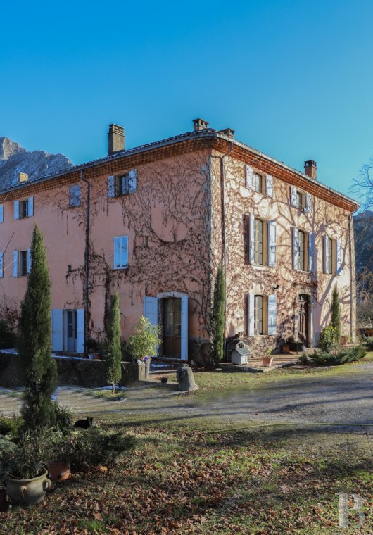 chateaux a vendre paca   - 3