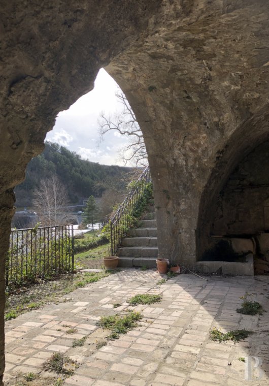 chateaux a vendre paca   - 17