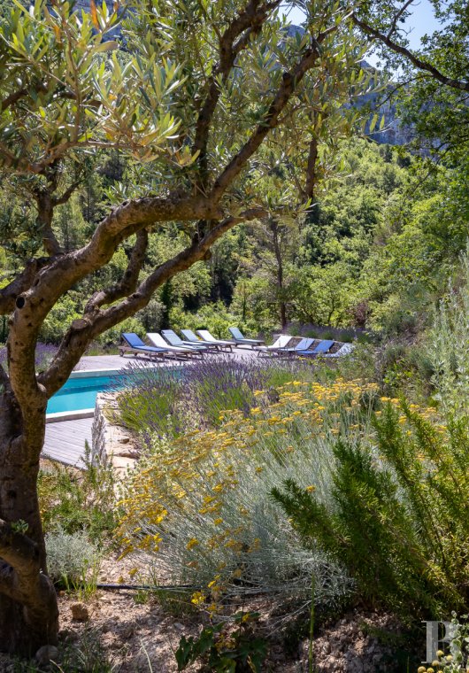 Au sud de Vaison-la-Romaine, face au mont Ventoux, un hameau rénové en pleine nature - photo  n°34