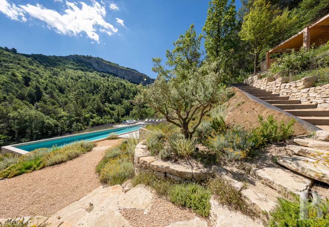 Au sud de Vaison-la-Romaine, face au mont Ventoux, un hameau rénové en pleine nature - photo  n°35