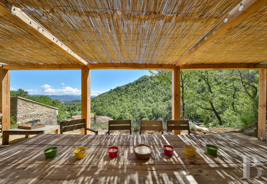 Au sud de Vaison-la-Romaine, face au mont Ventoux, un hameau rénové en pleine nature - photo  n°33