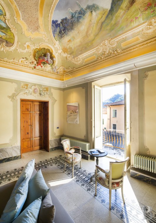 En Italie, dans la province de Lunigiana, un palazzo posé sur les remparts d’un village préservé - photo  n°3