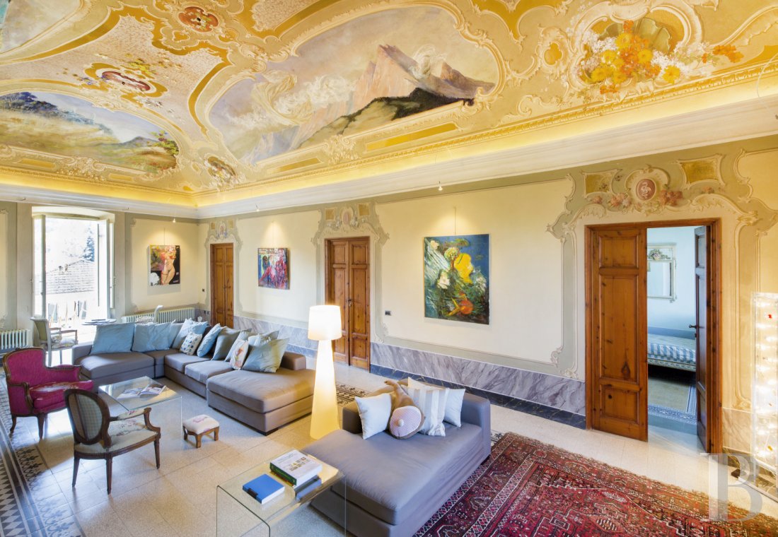 En Italie, dans la province de Lunigiana, un palazzo posé sur les remparts d’un village préservé - photo  n°5