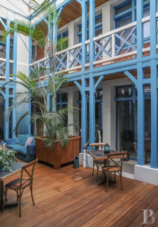 À Villers-sur-Mer, dans le Calvados, un ancien établissement de bains Art Déco transformé en maison d’hôtes raffinée - photo  n°3