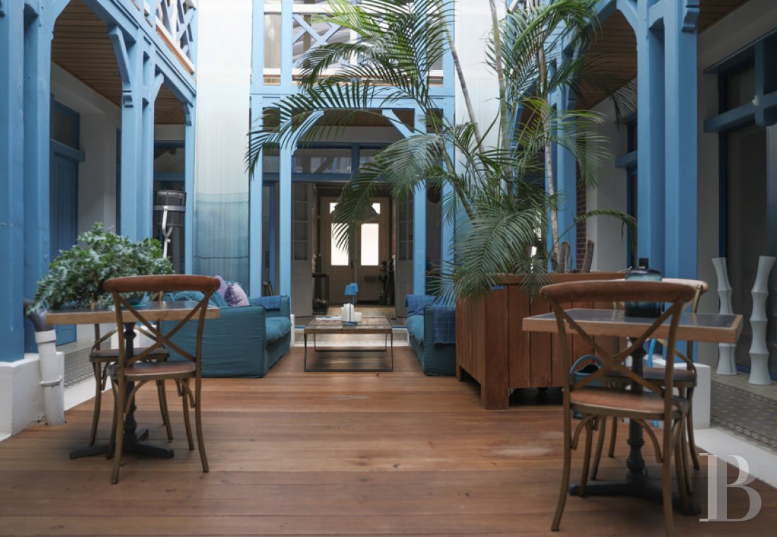 À Villers-sur-Mer, dans le Calvados, un ancien établissement de bains Art Déco transformé en maison d’hôtes raffinée - photo  n°4
