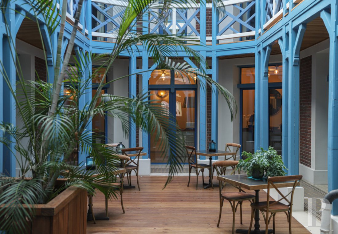 À Villers-sur-Mer, dans le Calvados, un ancien établissement de bains Art Déco transformé en maison d’hôtes raffinée - photo  n°5