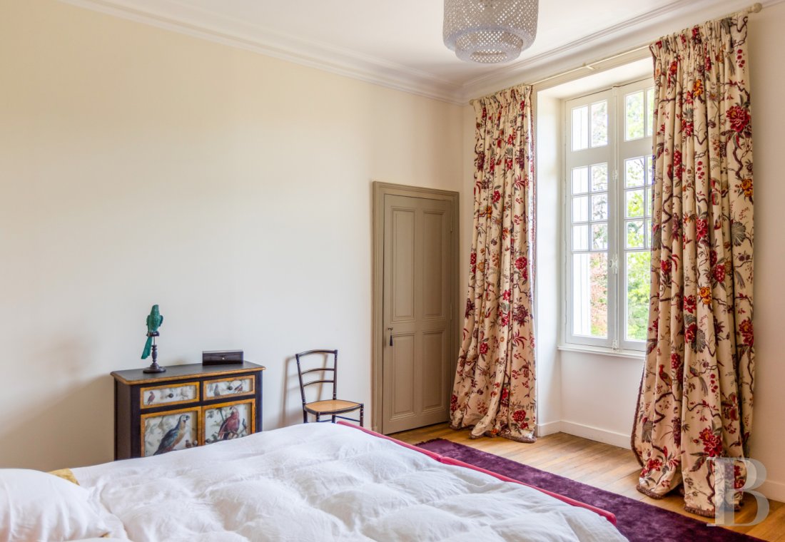 En Vendée, près de la côte et non loin de La Roche-sur-Yon, un château de style anglo-normand retiré dans la campagne - photo  n°32