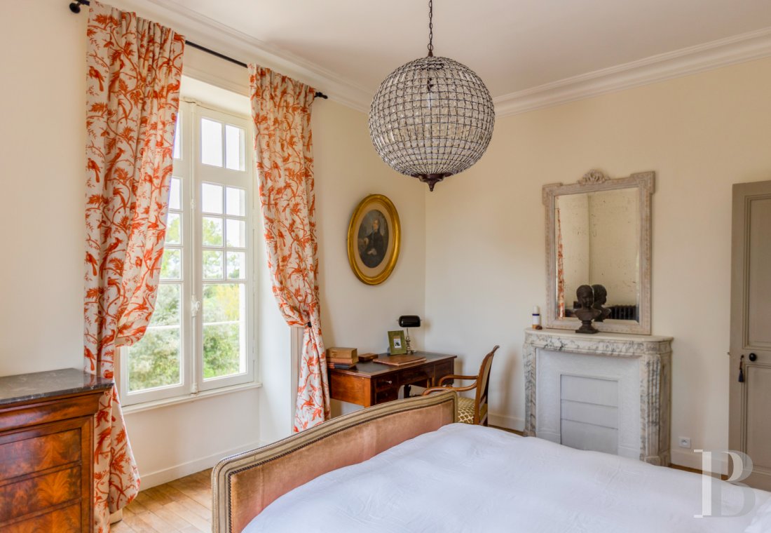 En Vendée, près de la côte et non loin de La Roche-sur-Yon, un château de style anglo-normand retiré dans la campagne - photo  n°25