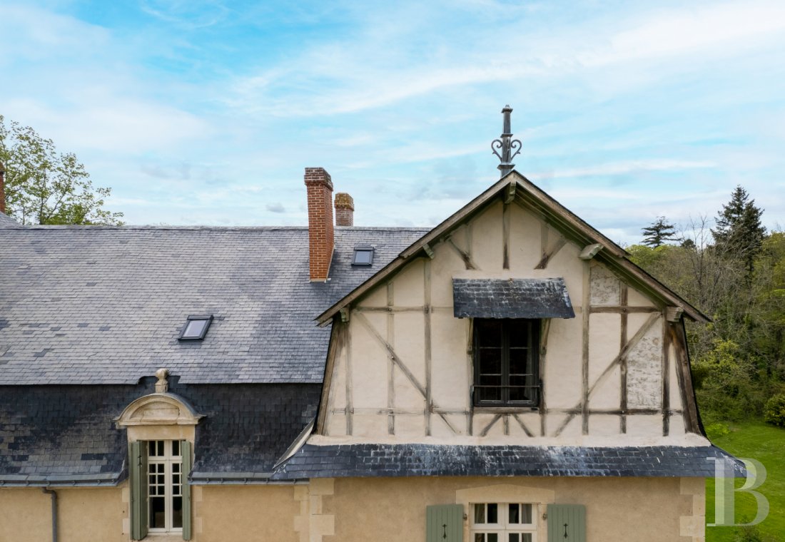 En Vendée, près de la côte et non loin de La Roche-sur-Yon, un château de style anglo-normand retiré dans la campagne - photo  n°42