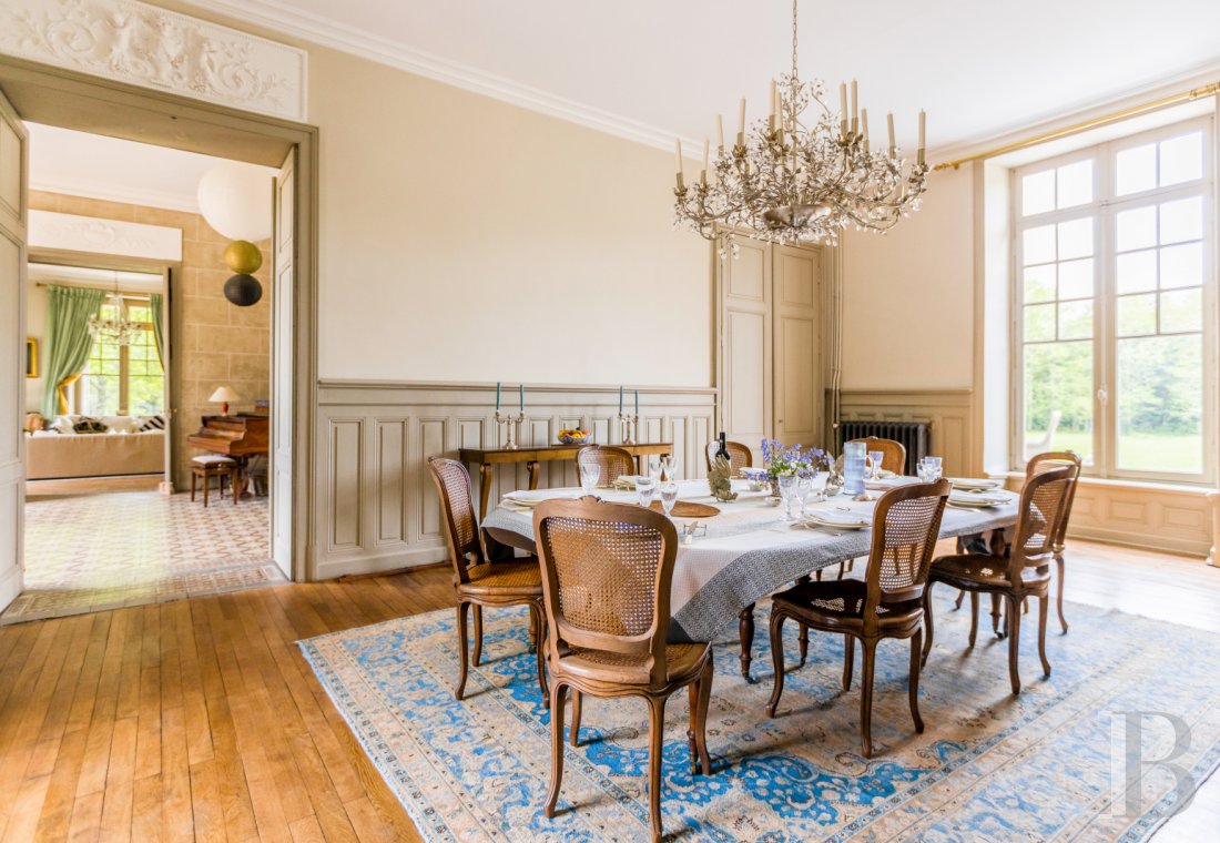 En Vendée, près de la côte et non loin de La Roche-sur-Yon, un château de style anglo-normand retiré dans la campagne - photo  n°9