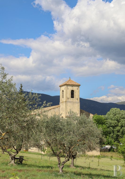 Dans le Luberon, en bordure de Lourmarin, une bâtisse du 17e siècle tout en lumière et en espace - photo  n°8